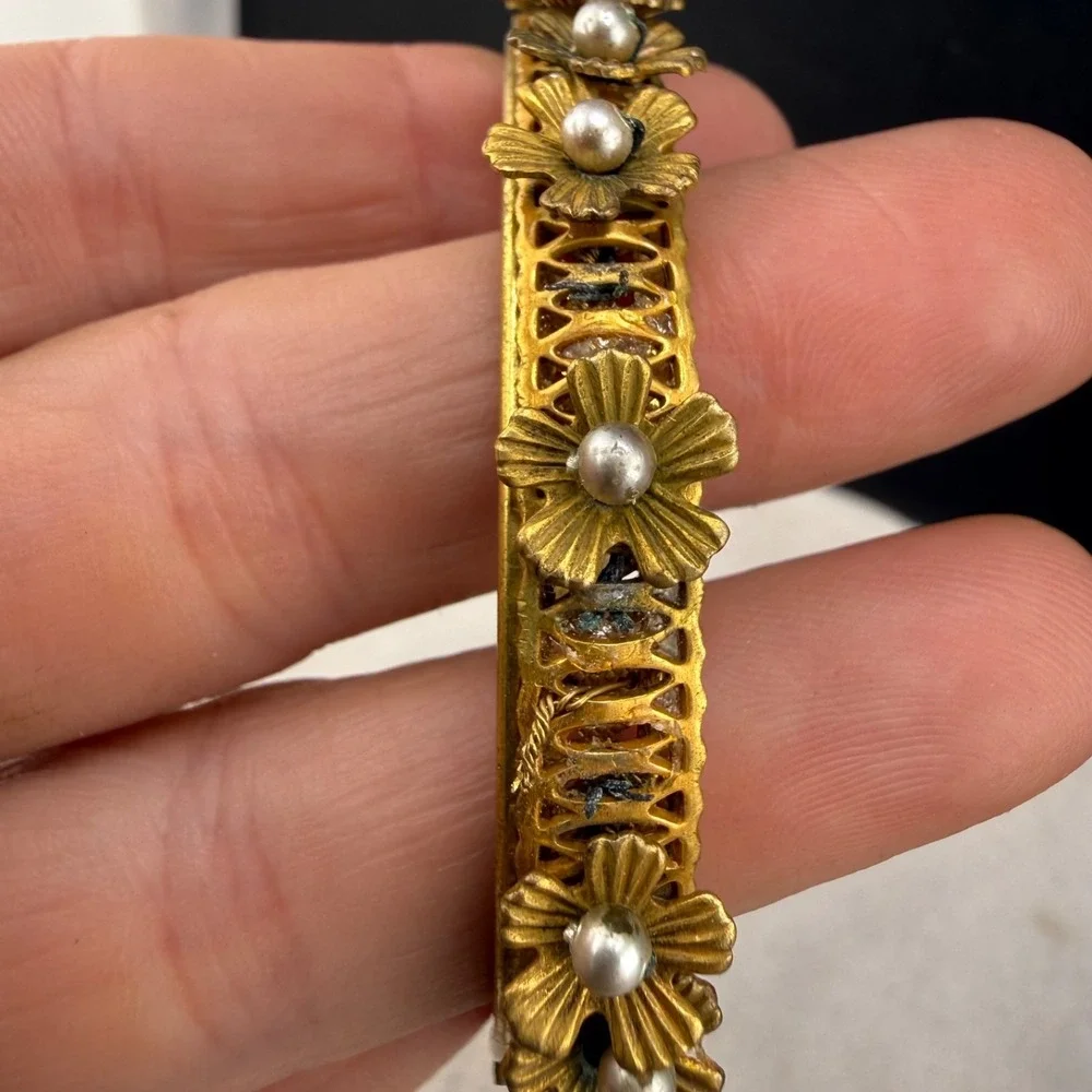 Miriam Haskell read bracelet